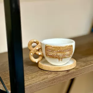 كوب شعري مع بسكويت البرتزل