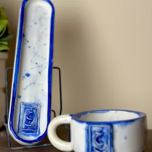 كوب وصحن حب